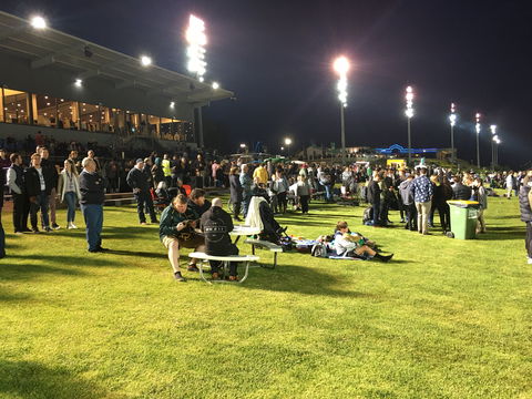 Cranbourne Greyhound Racing Club - Port Augusta Accommodation 2