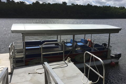 IMAX Private Transfer 7 Guests Cairns Airport To Hotels In Port Douglas - Port Augusta Accommodation 3