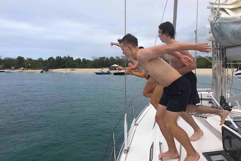 Sailing Curlew Escape On Moreton Bay - Port Augusta Accommodation 11