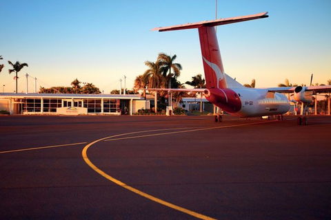 11 Seat Minibus | Sunshine Coast Airport Private Transfer - Port Augusta Accommodation 6