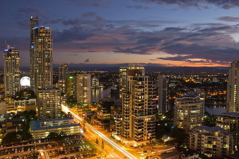 Gold Coast Airport Transfers : Gold Coast City To Airport OOL In Business Car - Port Augusta Accommodation 4