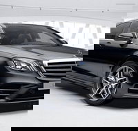 Gold Coast Airport Transfers  Airport OOL to Gold Coast City in Luxury Car