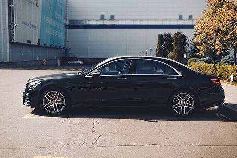 Arrival Private Transfers: Adelaide Airport ADL To Adelaide In Business Car - Port Augusta Accommodation 0