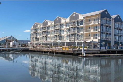 3.5 Hours Walking Guided Tour Of Launceston Highlights - Port Augusta Accommodation 2