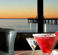 Horizons Cocktail Lounge