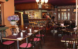 Belvideres Bar Bistro Bottleshop - Port Augusta Accommodation 1