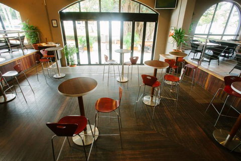 Vamos Melbourne - Port Augusta Accommodation 3