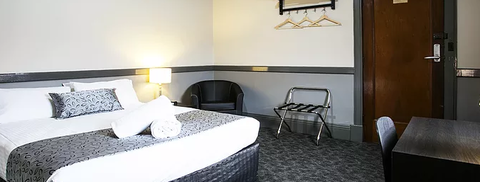 Shenanigans At The Imperial - Port Augusta Accommodation 1
