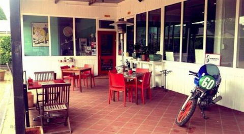Rockabellas Roadside Diner - Port Augusta Accommodation 1