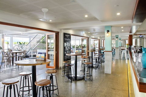 Hemingway's Brewery Port Douglas - Port Augusta Accommodation 4