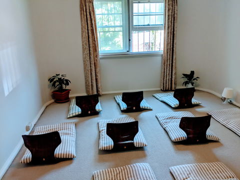 Introduction To Meditation: Know Your Mind And Learn How To Free Your Mind - Port Augusta Accommodation 1