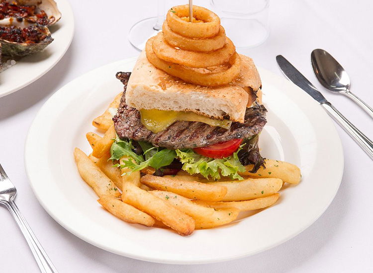 Standpipe Golf Motor Inn