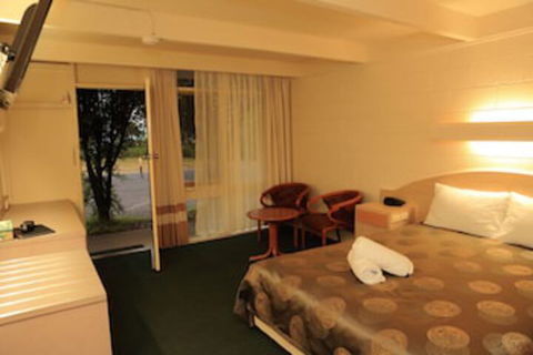 Absolute Lakes Entrance - Port Augusta Accommodation 0