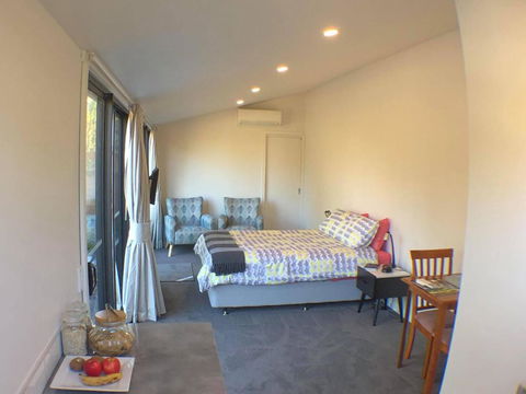 REBS BatB - Port Augusta Accommodation 2