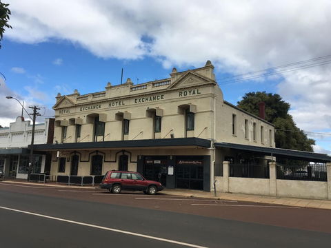 Royal Exchange - Port Augusta Accommodation 0