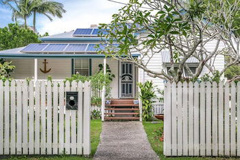 A PERFECT STAY - Anchored In Byron - Port Augusta Accommodation 0