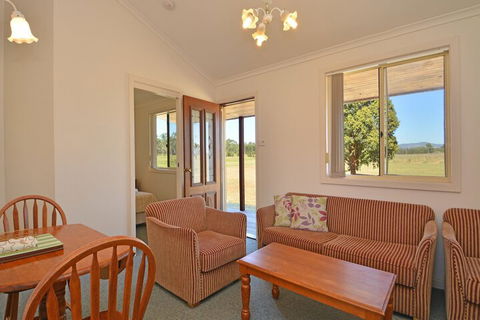 Madigan Wine Country Cottages - Port Augusta Accommodation 5