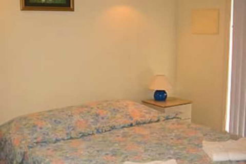 Madigan Wine Country Cottages - Port Augusta Accommodation 7