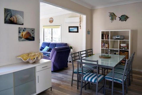 SHELLHARBOUR BEACH COTTAGE 1 Minute Walk To Beach Flags In Summer - Port Augusta Accommodation 5
