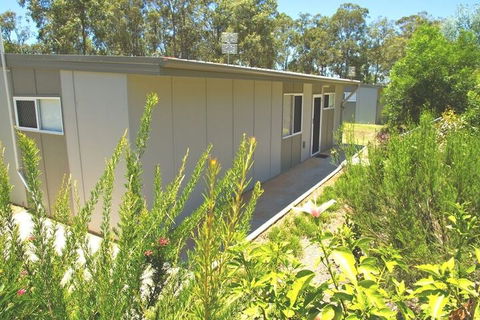 Honeybee Country Accommodation - Port Augusta Accommodation 6