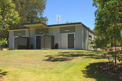 Honeybee Country Accommodation - Port Augusta Accommodation 4