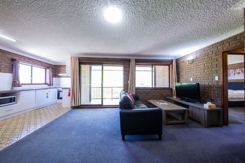 Leski Club - Port Augusta Accommodation 1