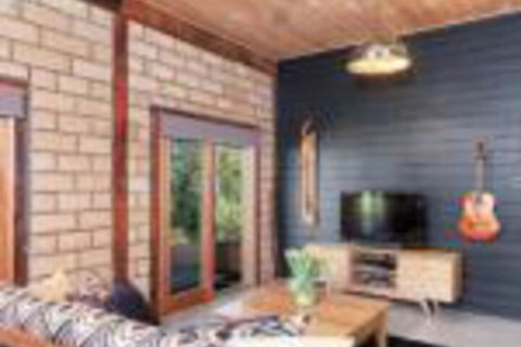 Falls River Luxury Accommodation - Port Augusta Accommodation 0