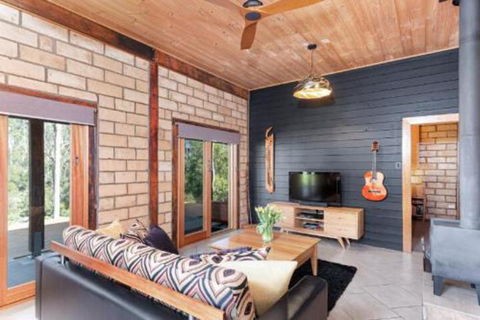 Falls River Luxury Accommodation - Port Augusta Accommodation 2