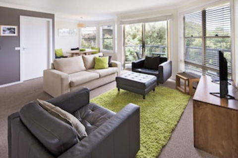 Caribou 3 - Modern & Spacious With Views Over Lake Jindabyne - Port Augusta Accommodation 0