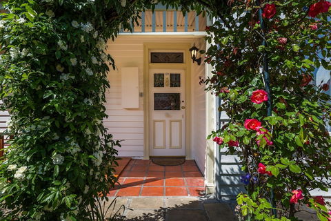 Rosehaven Cottage - Port Augusta Accommodation 0