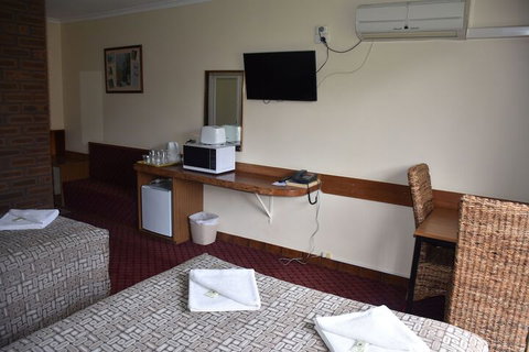 Valley Views Motel & Chalets - Port Augusta Accommodation 4