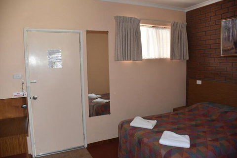 Valley Views Motel & Chalets - Port Augusta Accommodation 7