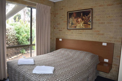 Valley Views Motel & Chalets - Port Augusta Accommodation 3