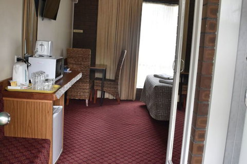 Valley Views Motel & Chalets - Port Augusta Accommodation 6