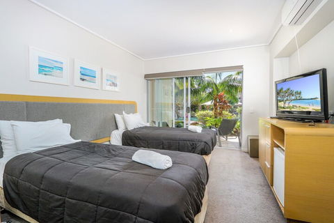 Lagoon Pool 2 Bedroom Spa Suite - Port Augusta Accommodation 1