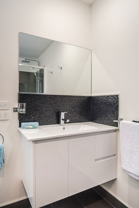 Apartments On Fraser Bicheno - Port Augusta Accommodation 4