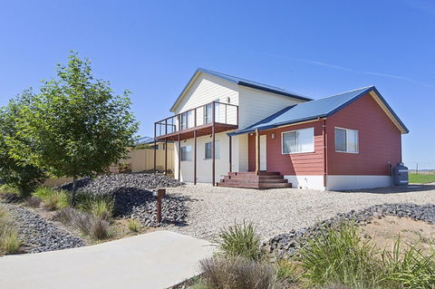 Twynam House - Jindabyne - Port Augusta Accommodation 3