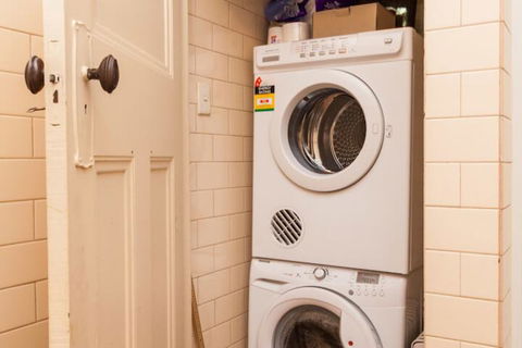 MADELINE, 1BDR Fitzroy Apartment - Port Augusta Accommodation 2