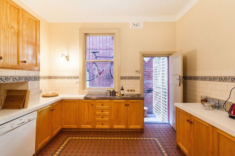 MADELINE, 1BDR Fitzroy Apartment - Port Augusta Accommodation 6