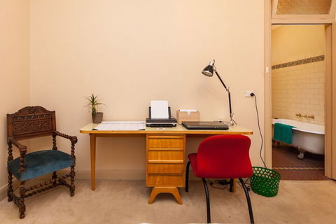 MADELINE, 1BDR Fitzroy Apartment - Port Augusta Accommodation 1