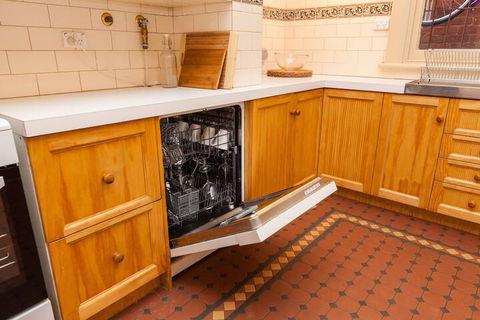 MADELINE, 1BDR Fitzroy Apartment - Port Augusta Accommodation 5