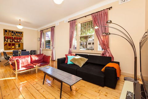 MADELINE, 1BDR Fitzroy Apartment - Port Augusta Accommodation 7