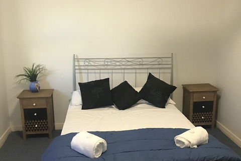 Tin Can Bay Budget Accommodation - Port Augusta Accommodation 6