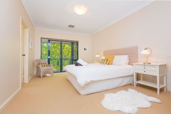 Luxurious Perth Townhouse - Port Augusta Accommodation 0