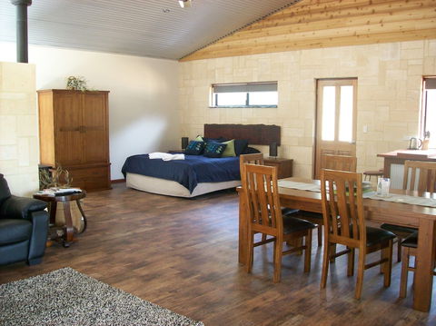 Silversprings Cottages - Port Augusta Accommodation 1