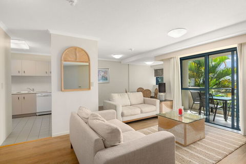 Cairns Oceanview At 181 The Esplanade (6) - Port Augusta Accommodation 7