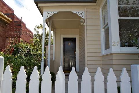 Strahan House - Port Augusta Accommodation 0