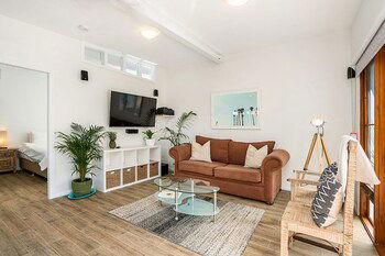 Half Moon Cottage - Port Augusta Accommodation 0