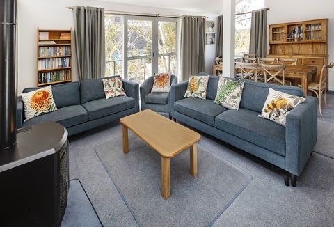 'Matilda' - Spacious & Centrally Located With Great Lake Views - Port Augusta Accommodation 1