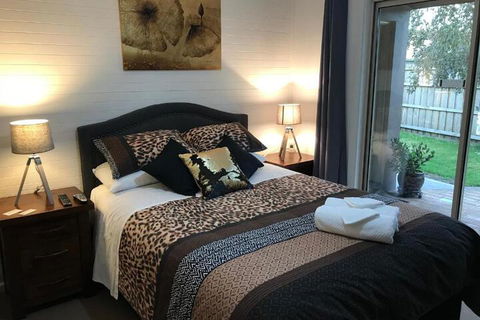 Short Stays Gippsland (Newborough) - Port Augusta Accommodation 4